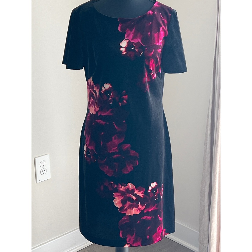 American Living Women's Black Velvet Floral Sheath Dress Short Sleeve Size 10